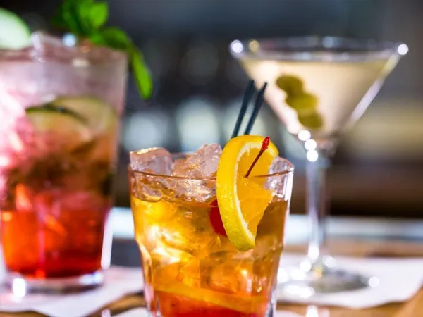 Fonds de commerce bar 89 m²