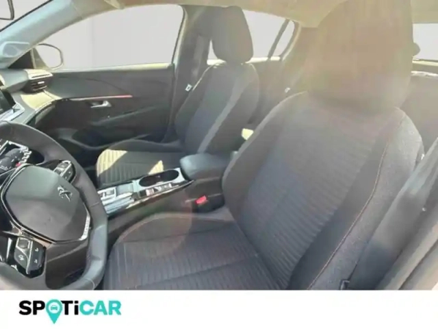 Peugeot 208 e- 136ch like — photo 12