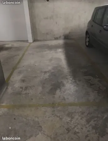 Place de parking sécurisé