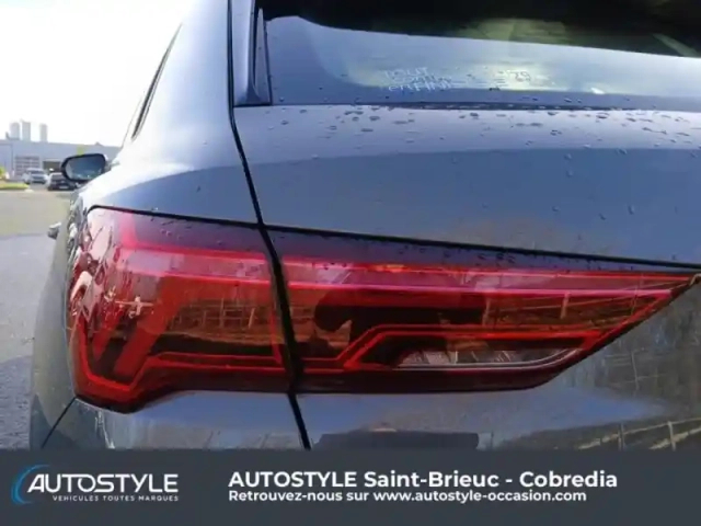 Audi Q3 35 tdi 150ch s line s tronic 7 — photo 4