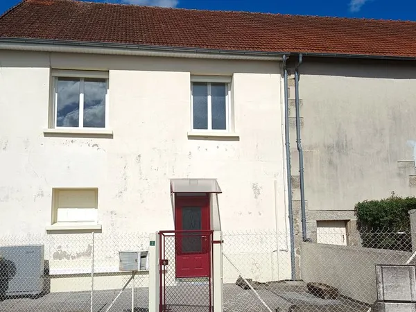 A louer - Charmante maison de ville de 84 m2 - La Jonchère Saint Maurice