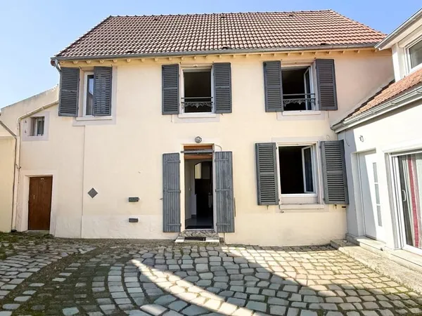 IDEAL 1ER ACHAT, MAISON DE VILLE AUX VOLUMES SPACIEUX