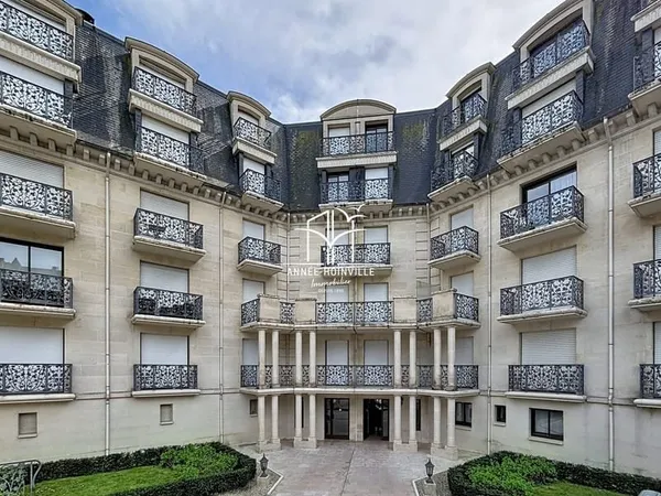 STUDIO AVEC BALCON