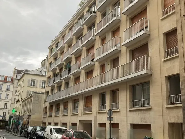 A louer beau T2 rue de la comète 75007 PARIS
