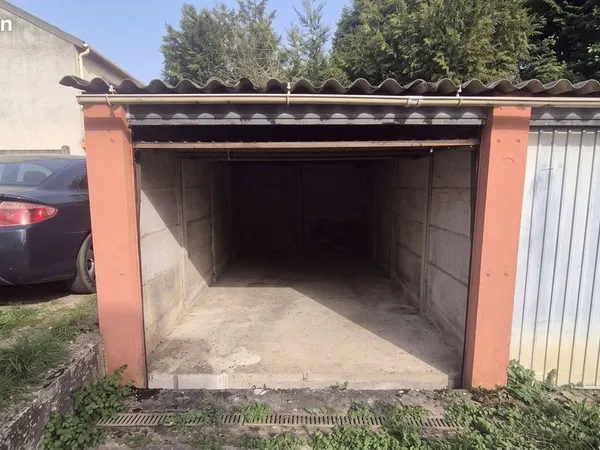 Garage fermé / Box individuel à louer - 73 rue de la Liberté - Corbeil-Essonnes