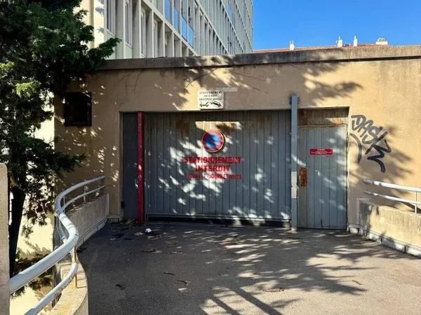 Parking 18 m²