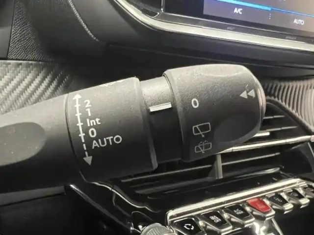 Peugeot 2008 1.2 puretech 130ch s&amp;s active pack — photo 14