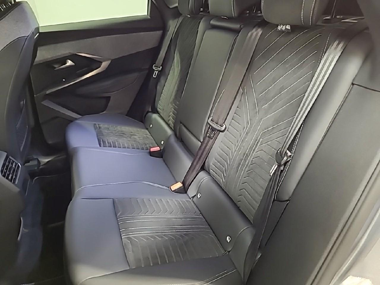 Peugeot 3008 hybrid 136 e-dcs6 gt — photo 13