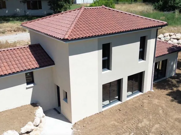 ST HILAIRE DU ROSIER Villa neuve libre de suite