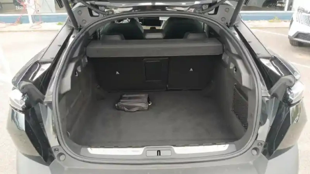 Peugeot 408 hybrid 145 e-dcs6 — photo 9