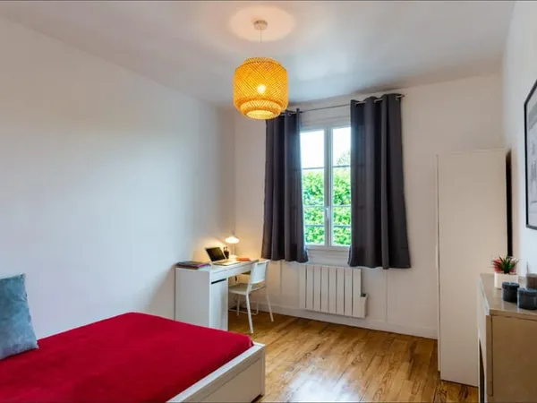 Chambre spacieuse