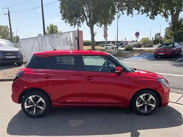 Suzuki Swift 1.2 dualjet hybrid auto — photo 6