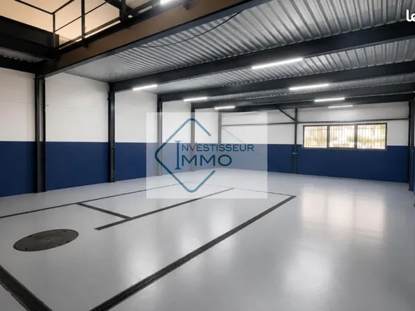 Local industriel 183 m²