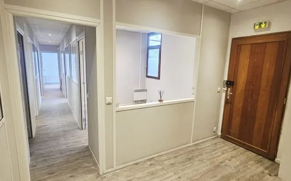 A VENDRE - BUREAUX - 155m2 - LA PLAINE SAINT DENIS