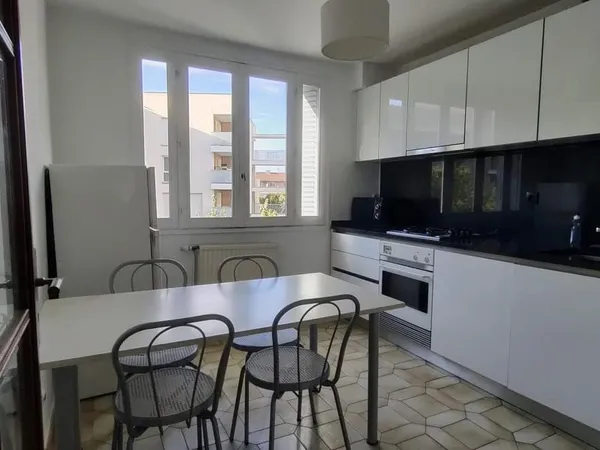 114 avenue Roger Salengro Villeurbanne 69100 - T3 Meublé - 1080 €CC
