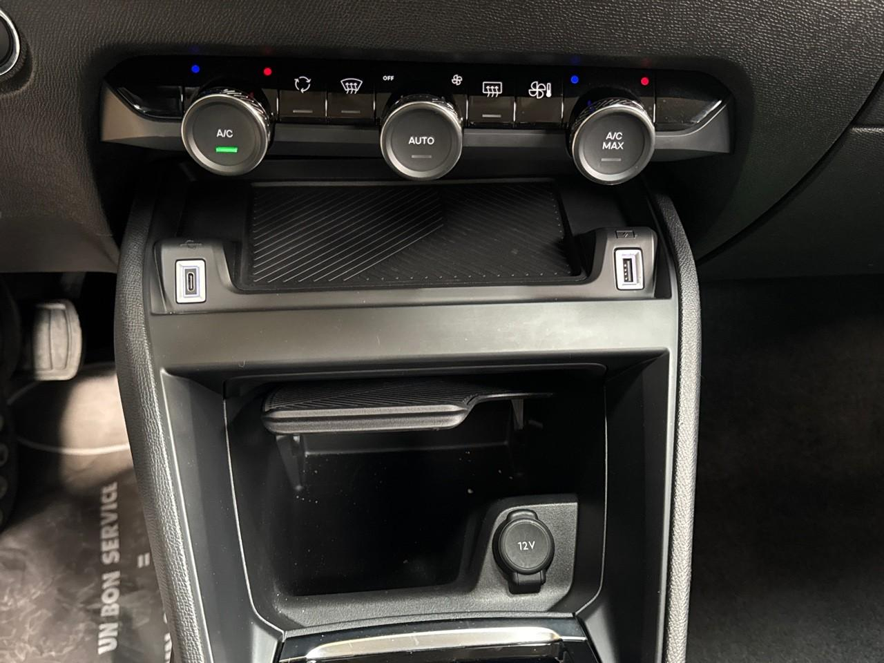 Citroën C4 1.2 hybride 136ch s&s plus automatique — photo 19