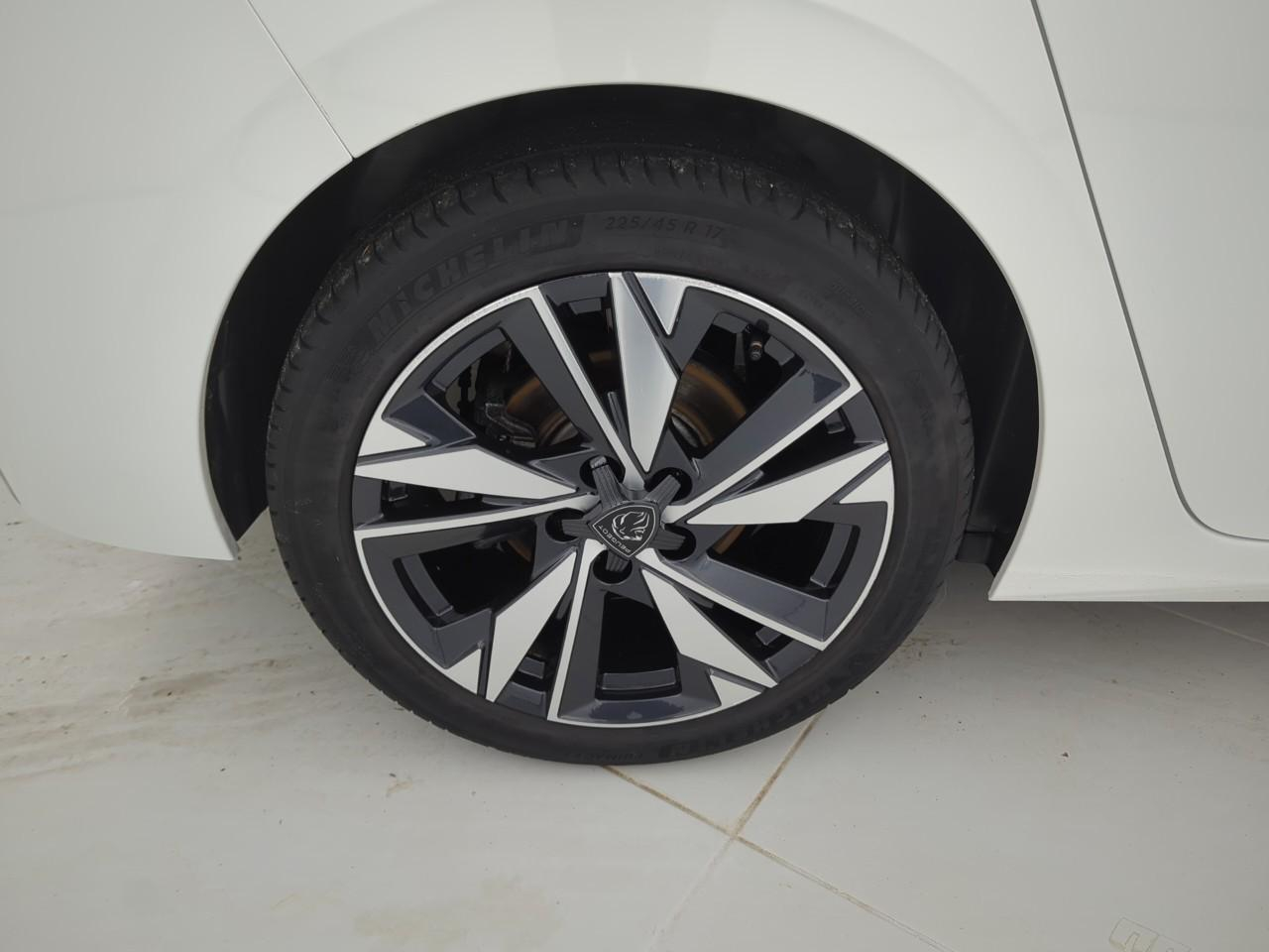 Peugeot 308 puretech 130ch s&s eat8 allure — photo 11