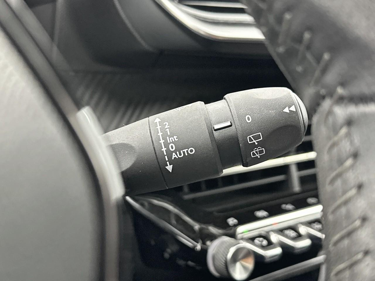 Peugeot 2008 puretech 130 s&s bvm6 roadtrip — photo 18