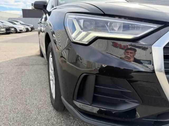 Audi Q3 35 tfsi 150 ch — photo 21