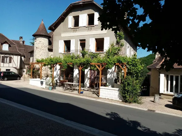 Maison 10 pièces 239 m²