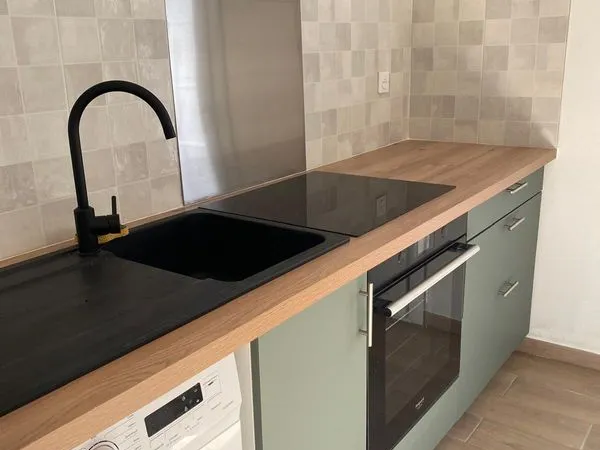 Locations meublées de septembre à juin.Logement fraîchement rénové et meublé très bien situé bouleva