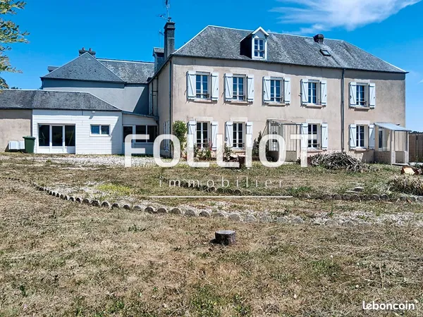 Maison 9 pièces 245 m²
