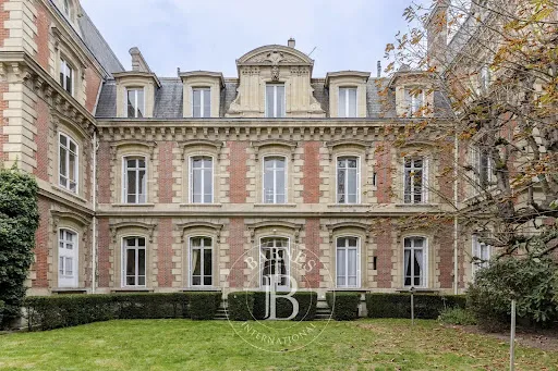 Hôtel particulier 29 pièces 755 m²