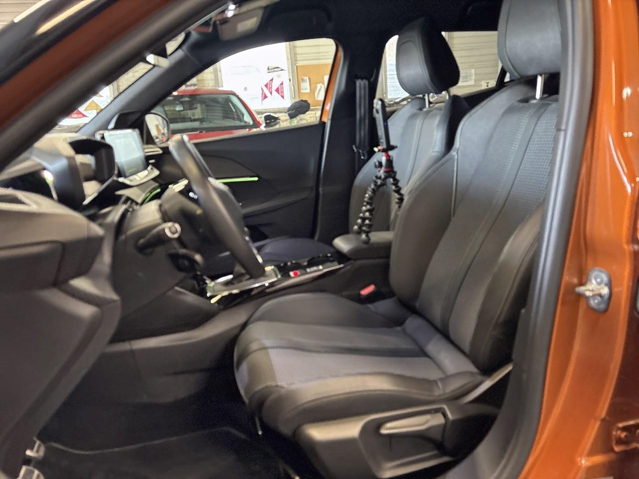 Peugeot 2008 puretech 130 s&s bvm6 gt — photo 11