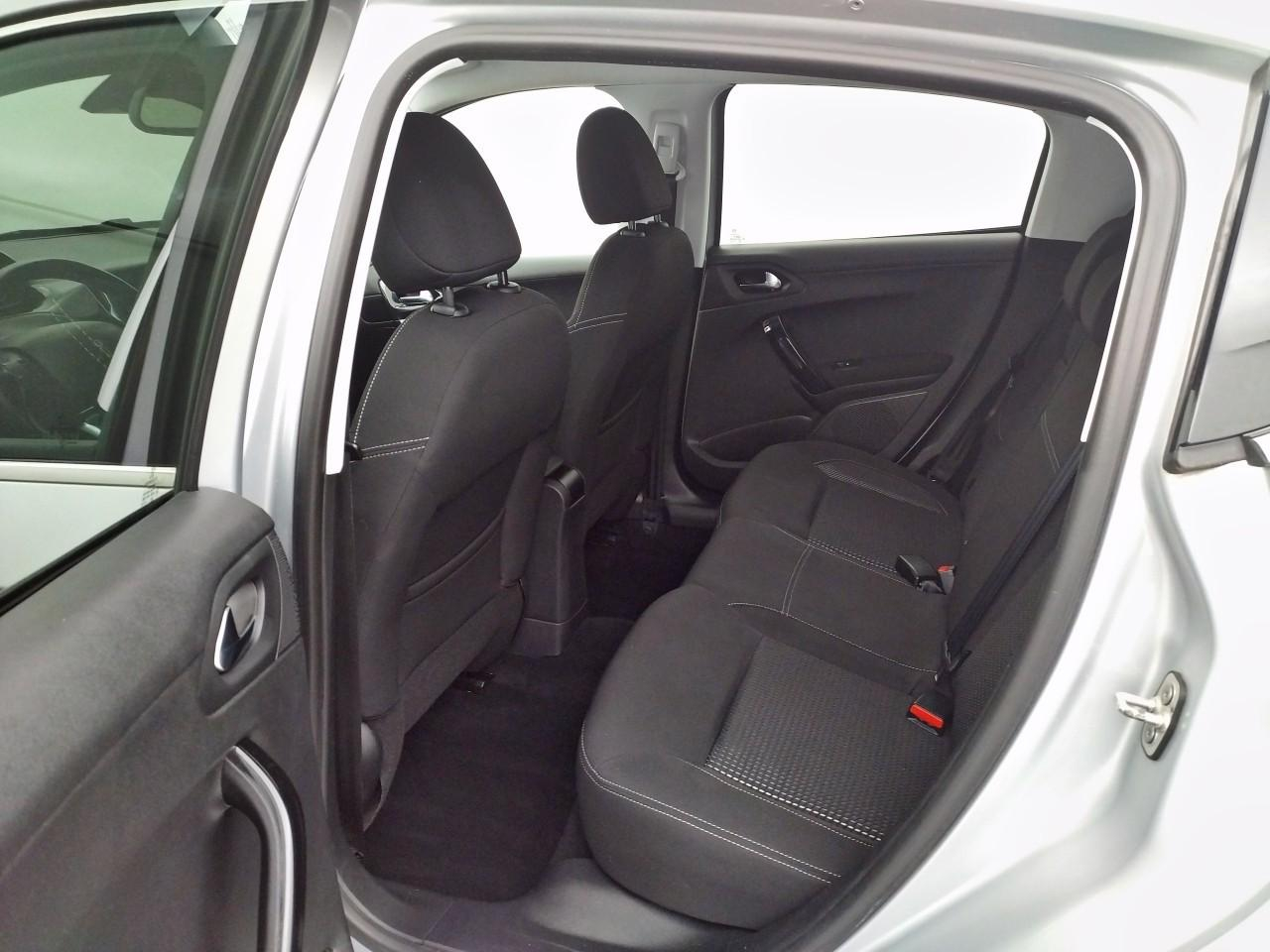 Peugeot 208 puretech 82ch s&s bvm5 tech edition — photo 13