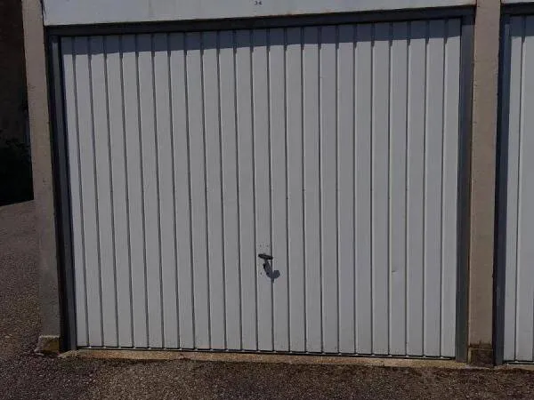 Garage et parking Location Montluel 75€