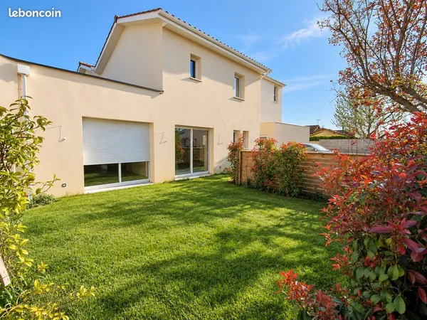 Villa neuve jardin au calme