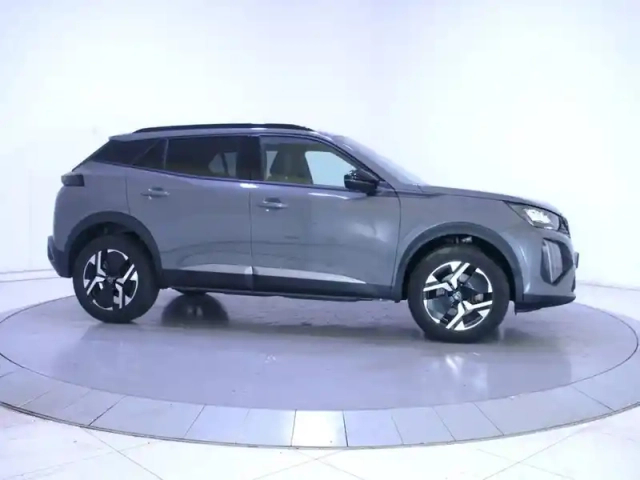 Peugeot 2008 hybrid 145 e-dcs6 — photo 32