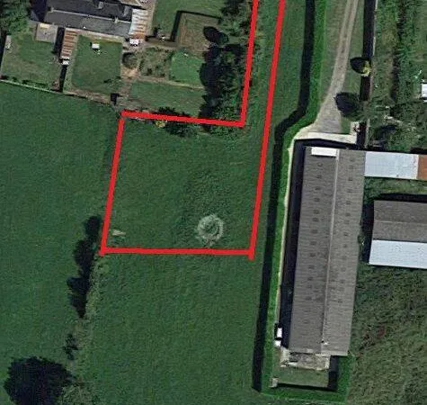 Terrain 1242 m²