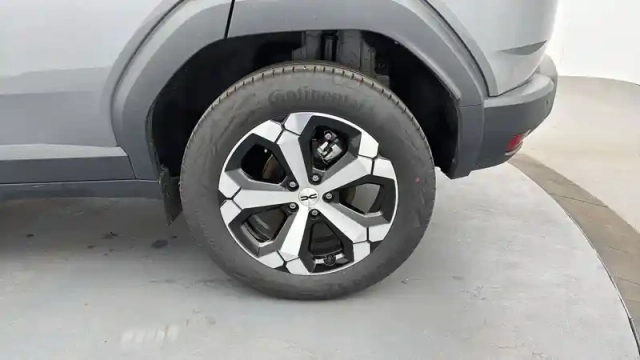 Dacia Duster hybrid 155 — photo 9