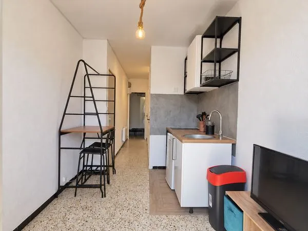 2 pièces meublé - Terrasse + parking - secteur plage