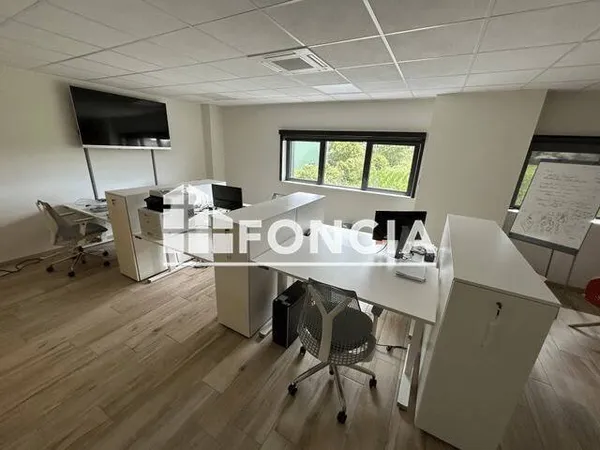 Bureau 52 m²