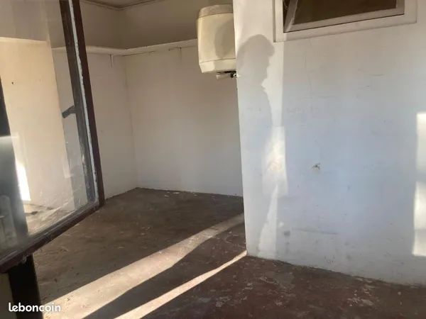 A louer local / petit entrepot/ garage