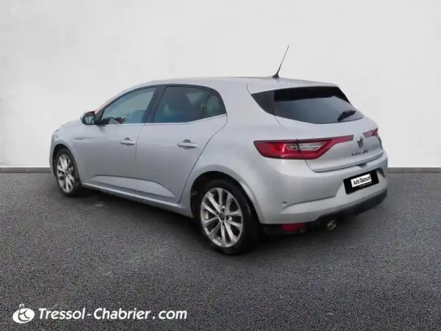 Renault Megane mégane iv berline tce 140 fap intens — photo 19