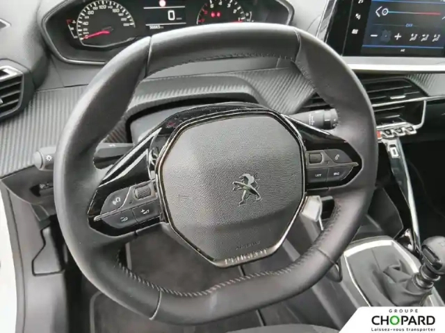Peugeot 208 puretech 100 s&amp;s bvm6 — photo 17