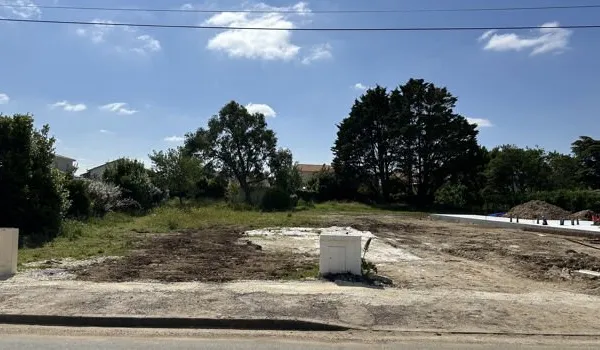 Terrain 453 m²