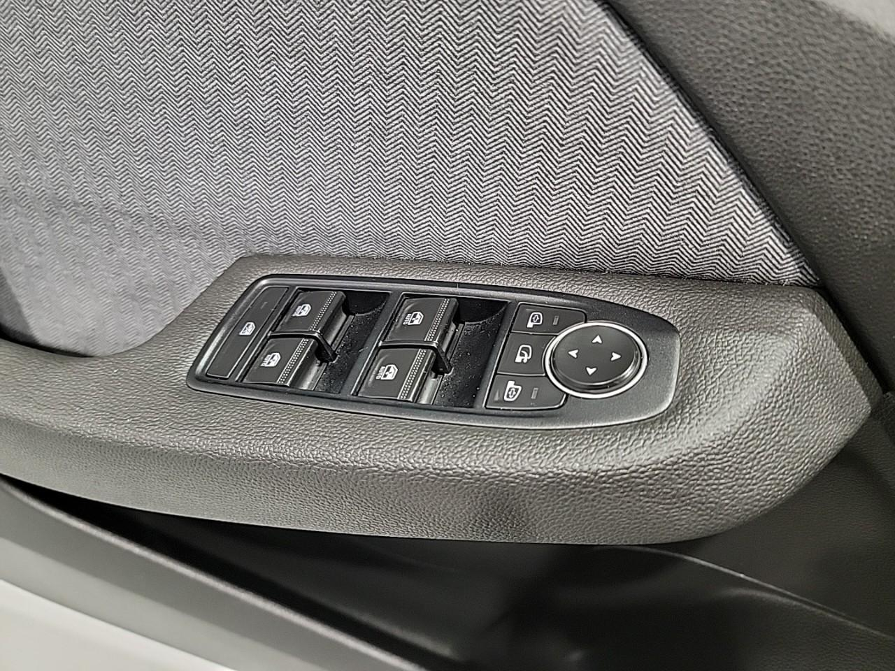 Renault Clio tce 90 ch gsr2 techno — photo 23