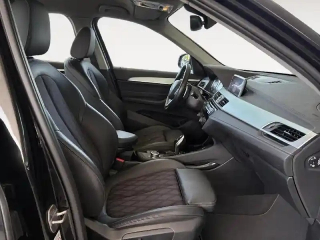 Bmw X1 sdrive18da 150ch xline — photo 15