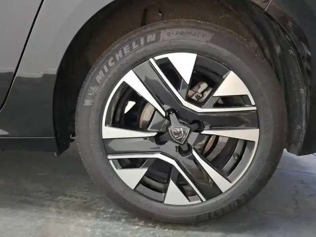 Peugeot 208 puretech 100 s&amp;s bvm6 — photo 11