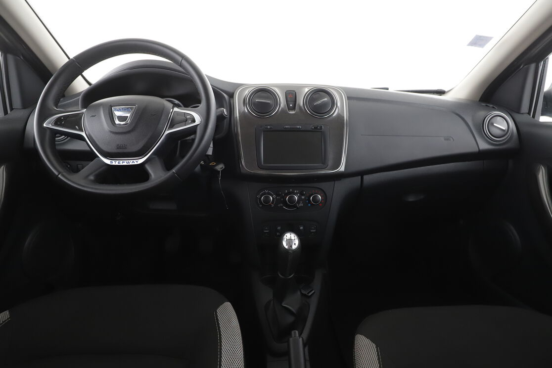 Dacia Sandero Stepway 0.9 TCe — photo 11