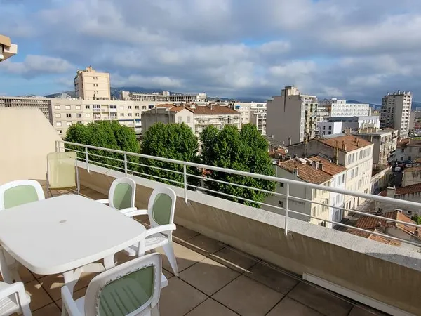 T2 avec terrasse à louer proche facultés