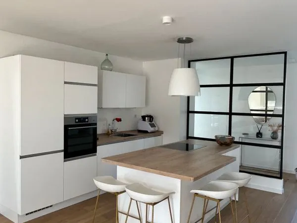 Beau T3 Récent (2020) en Dernier Étage | Terrasse Plein Sud 33 m² sur Champs | Gare & Centre-Ville à