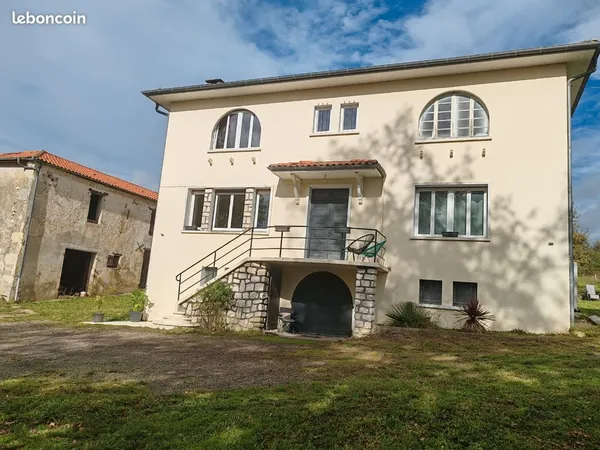 Maison 6 chambres grand terrain de 10132m2, pas de vis à vis