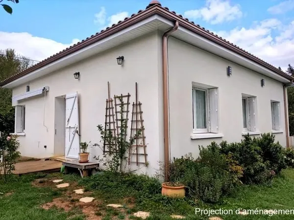 Maison Renovee Avec Joli Petit Jardin Et Source