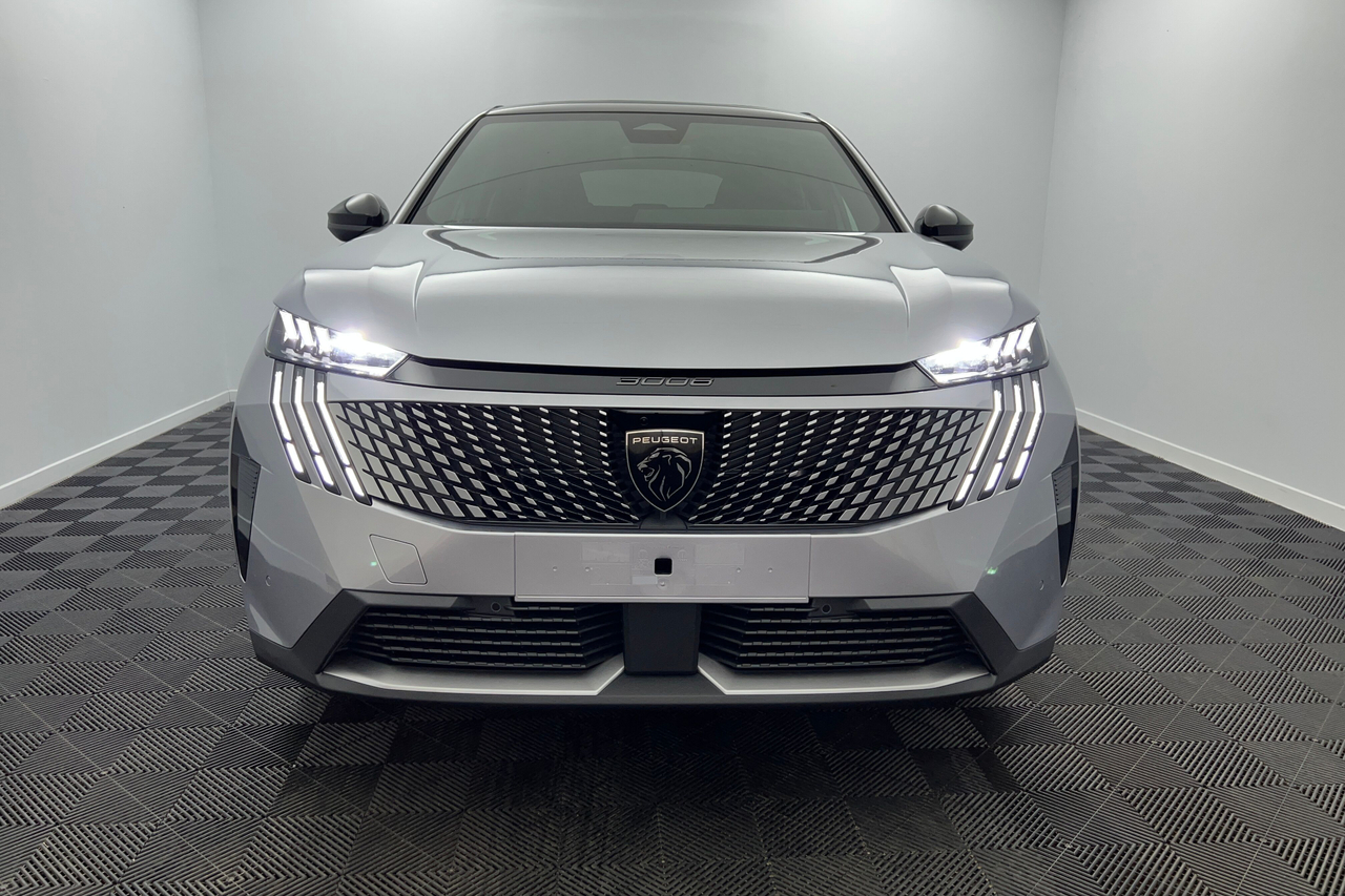 PEUGEOT 3008 Hybrid 145 e-DCS6 — photo 2