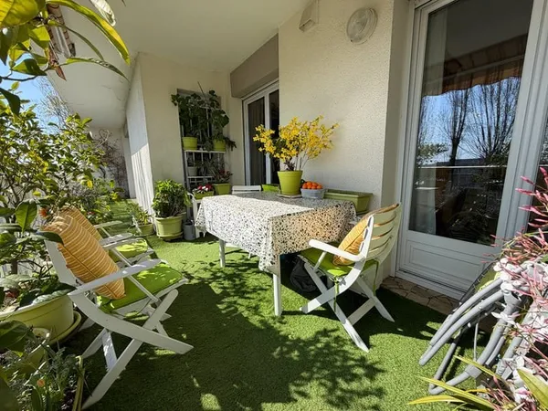 Mérignac Saint-Augustin - Appartement 5 pièces de 150 m² avec terrasse, garage double et cave